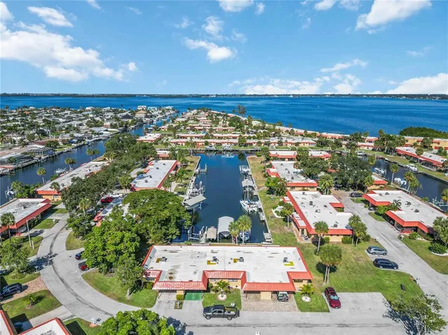 $450,000 | 9606 Valencia Cove, Bradenton, FL 34210