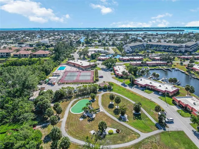 $450,000 | 9606 Valencia Cove, Bradenton, FL 34210