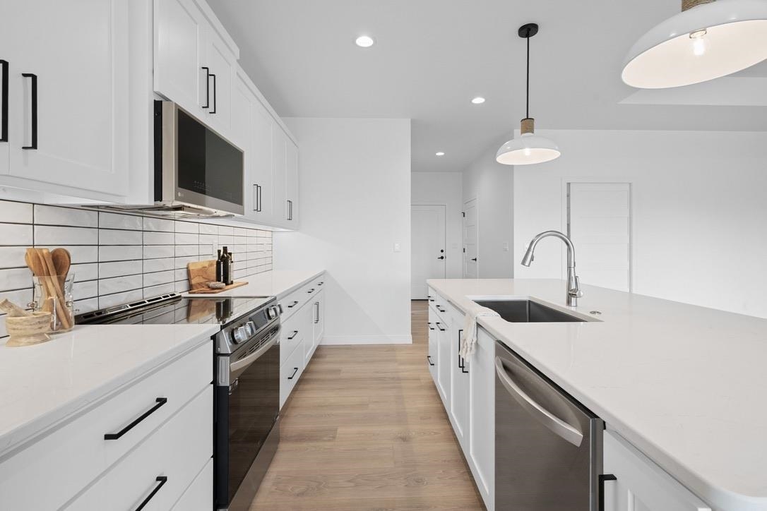 4001 Antwerp Avenue Howard, WI 54313 - Photo 16 of 52