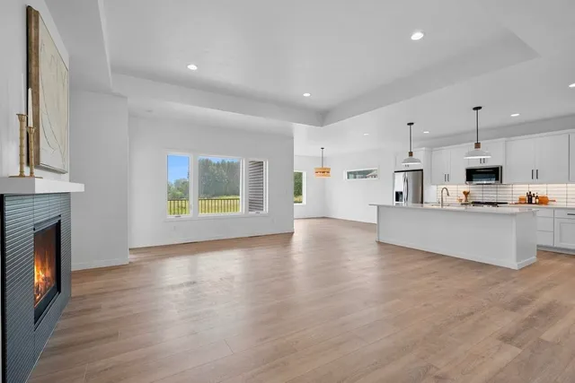 $479,000 | 4001 Antwerp Avenue, Howard, WI 54313