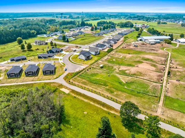 $479,000 | 4001 Antwerp Avenue, Howard, WI 54313