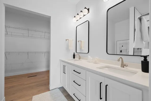 $479,000 | 4001 Antwerp Avenue, Howard, WI 54313