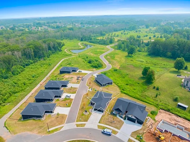 $479,000 | 4001 Antwerp Avenue, Howard, WI 54313