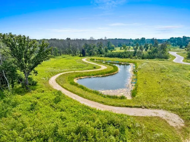 $479,000 | 4001 Antwerp Avenue, Howard, WI 54313