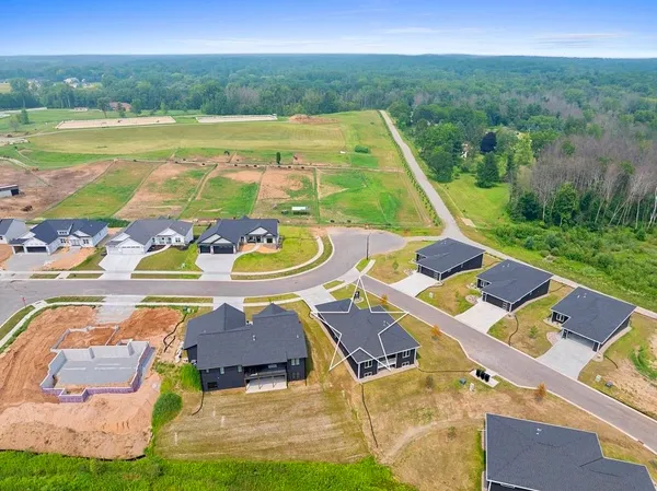 $479,000 | 4001 Antwerp Avenue, Howard, WI 54313