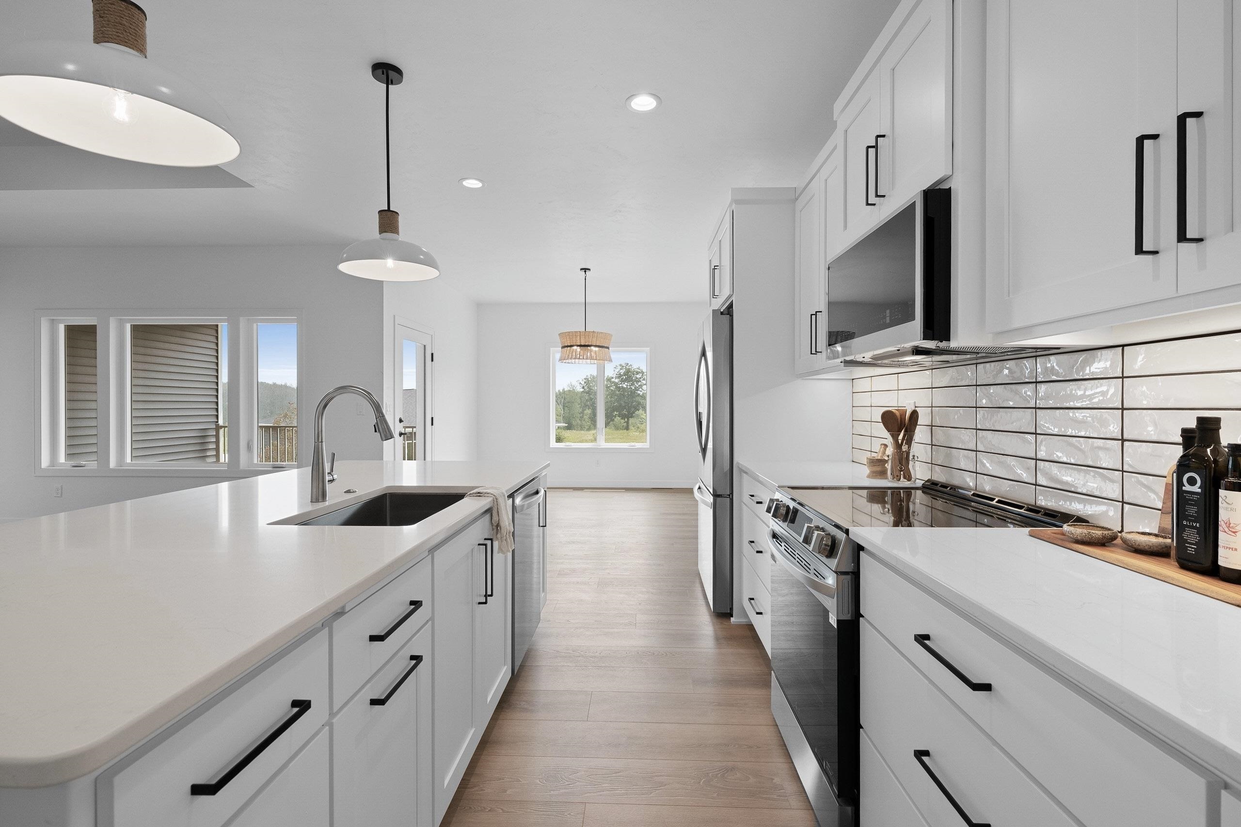 4001 Antwerp Avenue Howard, WI 54313 - Photo 6 of 52