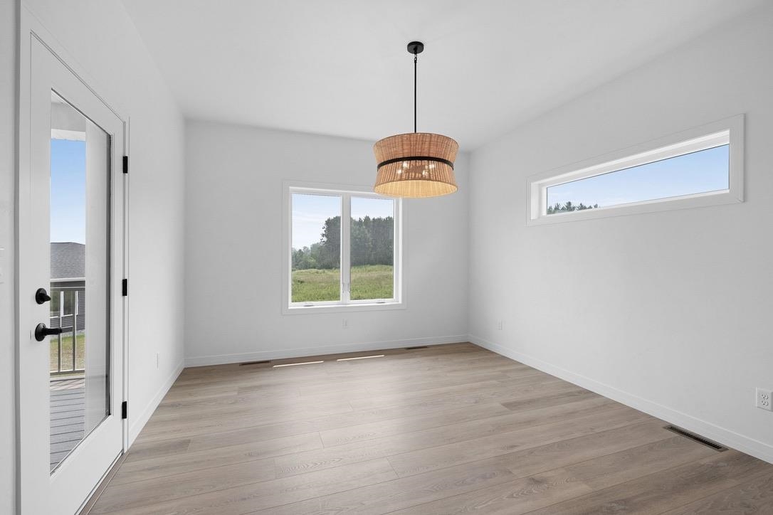 4001 Antwerp Avenue Howard, WI 54313 - Photo 8 of 52