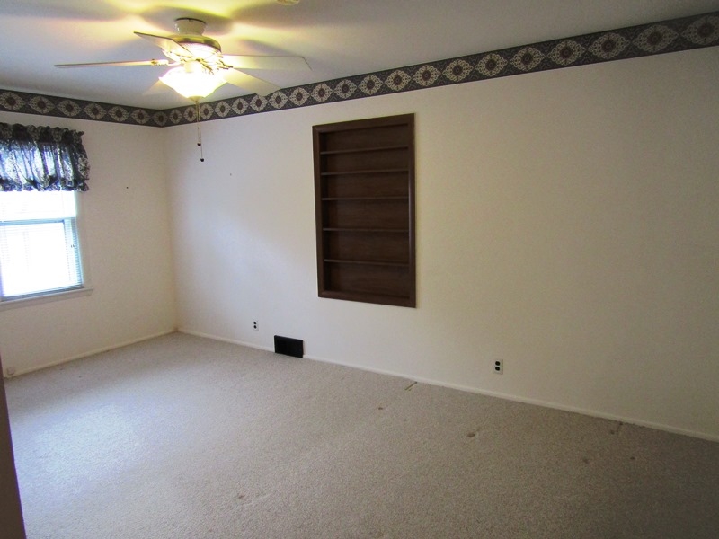 427 Bollman Street Decatur, IN 46733 - Photo 11 of 14
