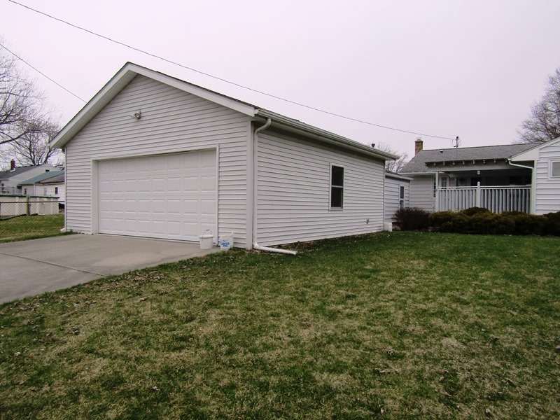 427 Bollman Street Decatur, IN 46733 - Photo 3 of 14