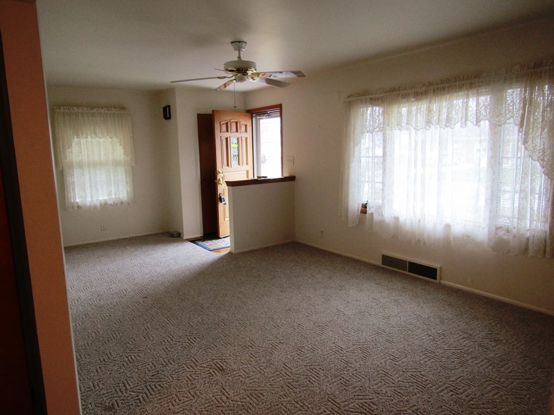 427 Bollman Street Decatur, IN 46733 - Photo 8 of 14