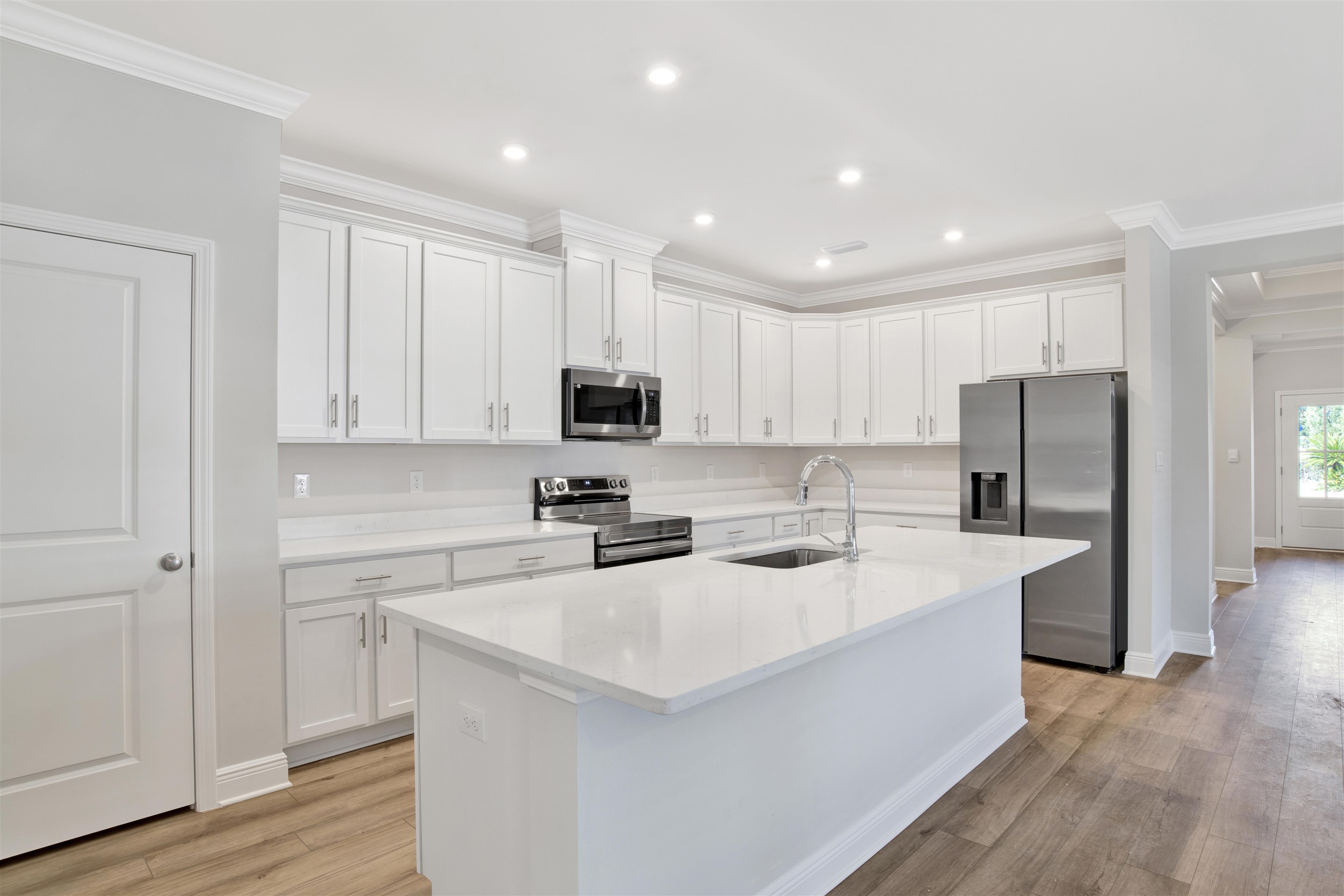 1078 Melbourne Court Foley, AL 36535 - Photo 6 of 20 Kitchen/Pantry