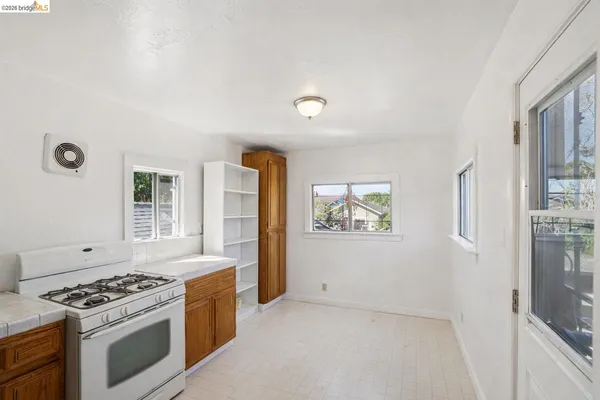 $950,000 | 876-880 52nd Street, Oakland, CA 94608