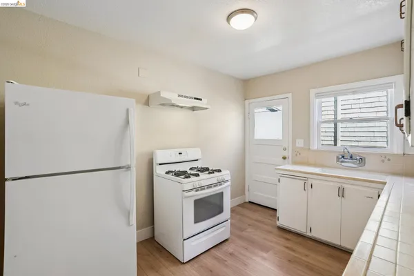 $950,000 | 876-880 52nd Street, Oakland, CA 94608