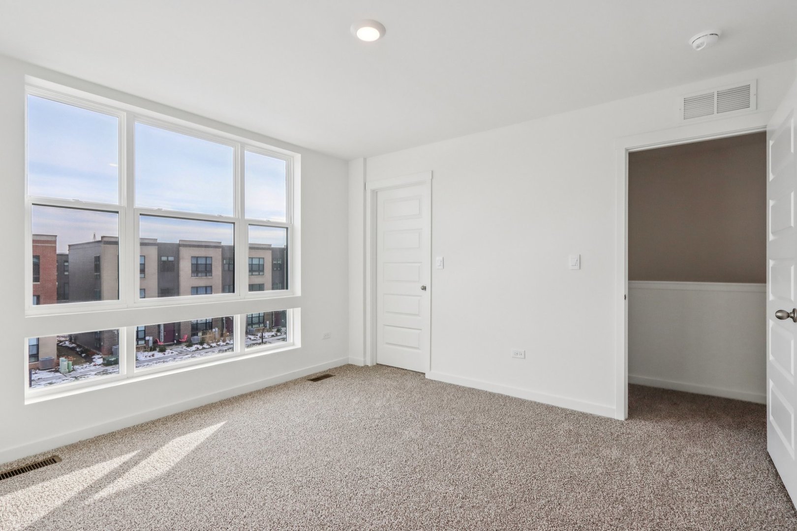 385 Summit Circle Lombard, IL 60148 - Photo 15 of 40 a view of an empty room with a window