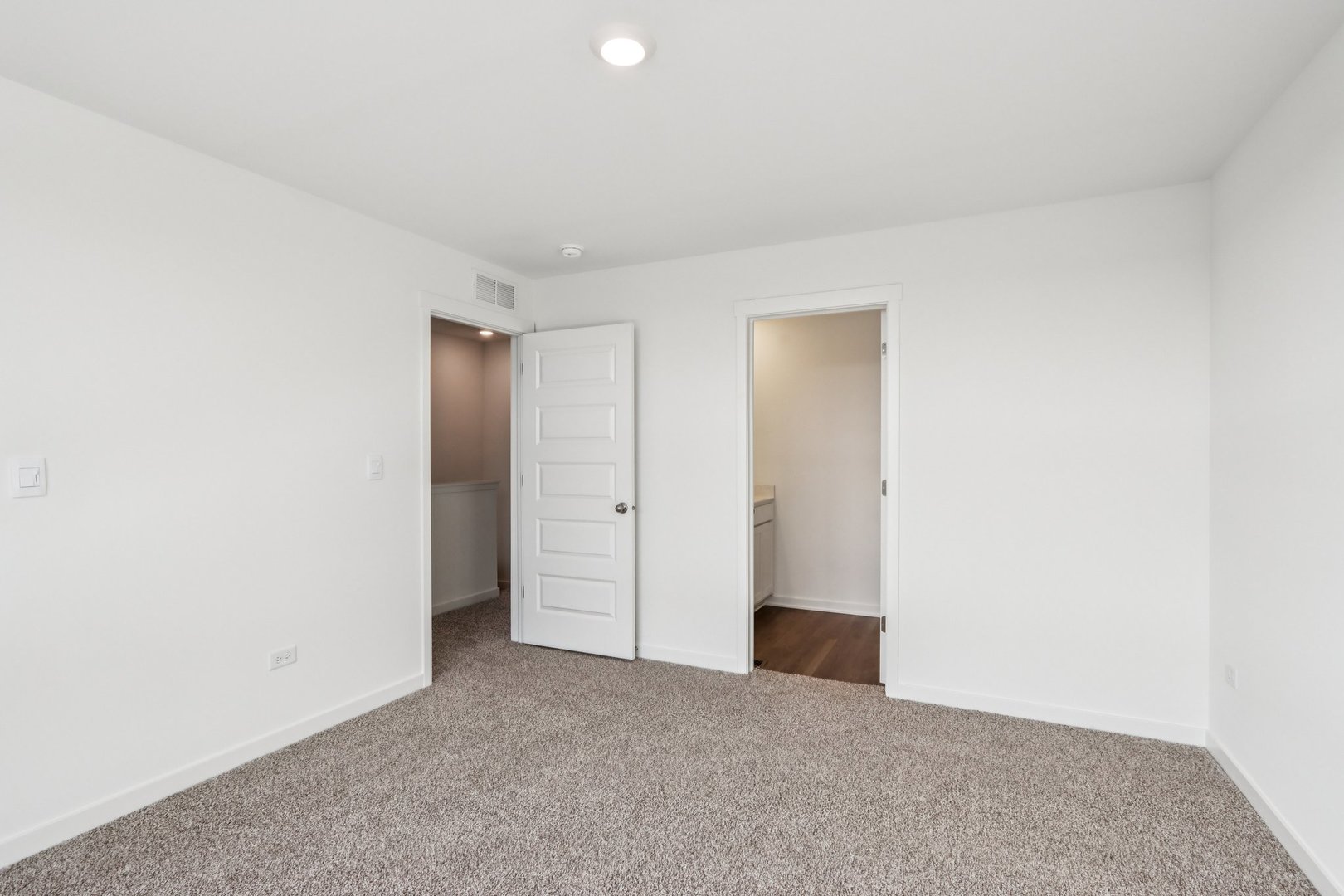 385 Summit Circle Lombard, IL 60148 - Photo 16 of 40 a view of an empty room