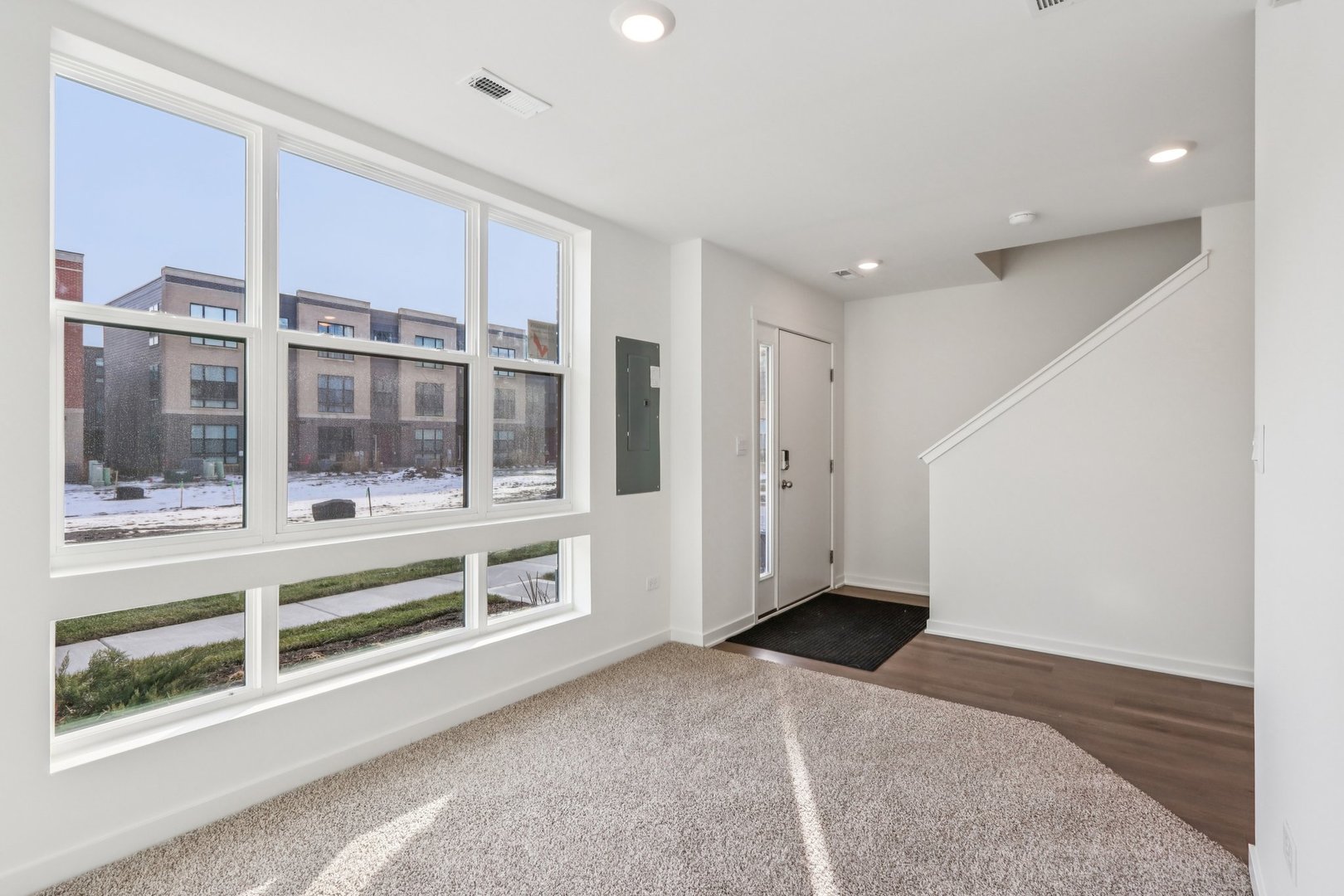385 Summit Circle Lombard, IL 60148 - Photo 5 of 40 a view of an empty room with a window