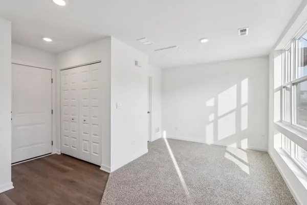 $464,990 | 385 Summit Circle, Lombard, IL 60148