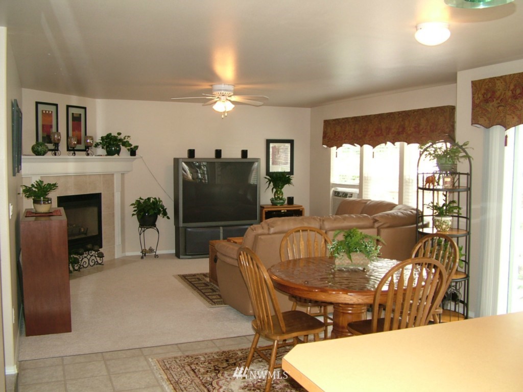 2218 Southeast 2nd Place Renton, WA 98056 - Photo 3 of 14 Gallery Image 3