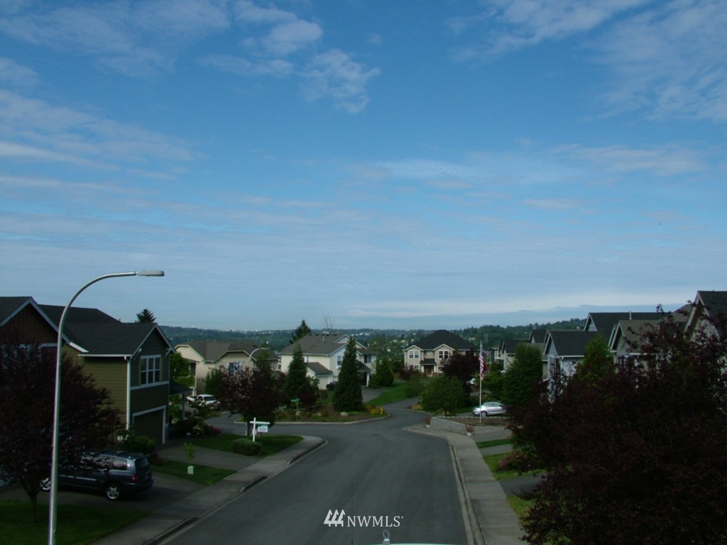 2218 Southeast 2nd Place Renton, WA 98056 - Photo 7 of 14 Gallery Image 7