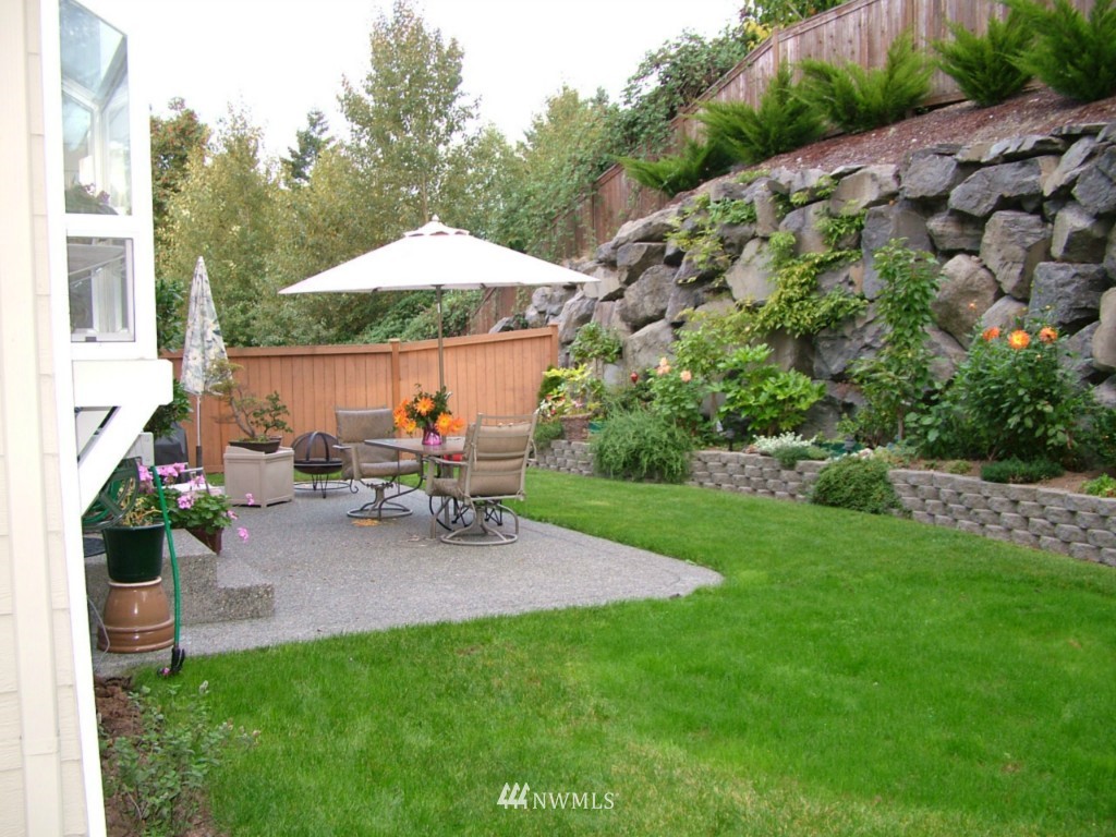 2218 Southeast 2nd Place Renton, WA 98056 - Photo 9 of 14 Gallery Image 9