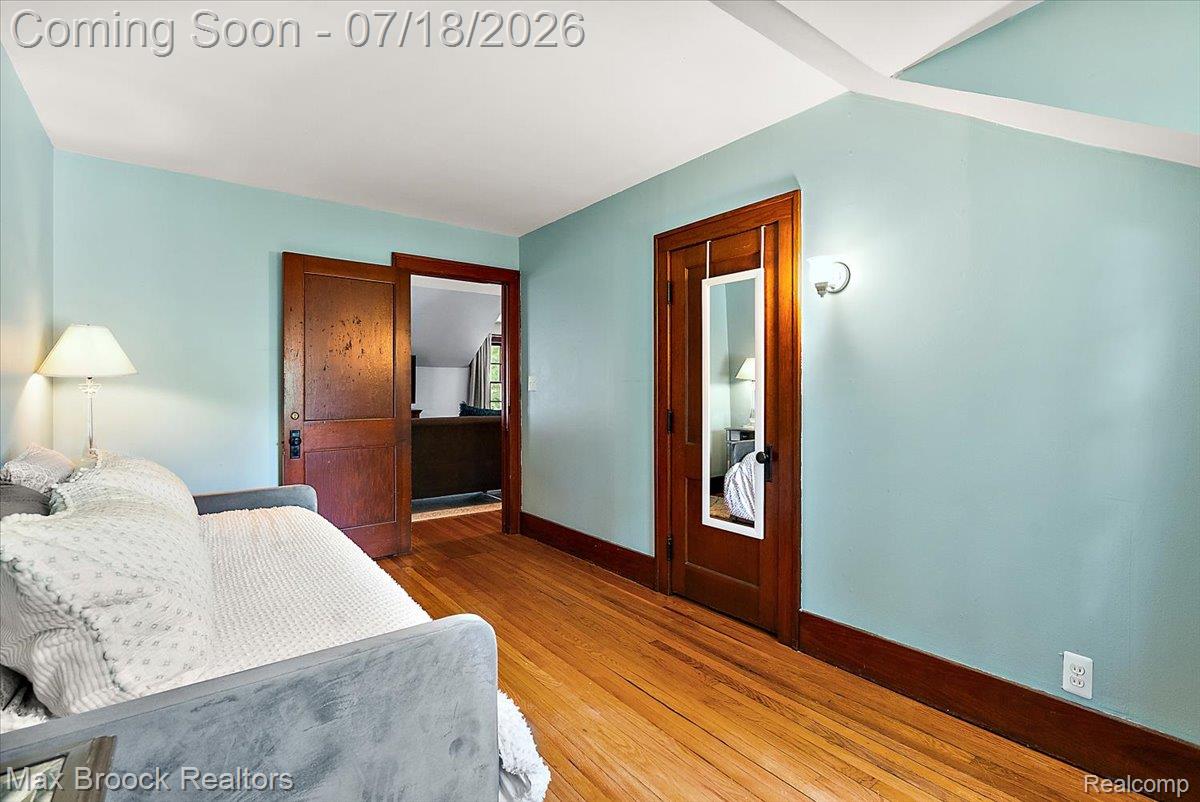 294 Lincoln Road Grosse Pointe, MI 48230 - Photo 54 of 84 Carriage House Bedroom #1 Alternate View