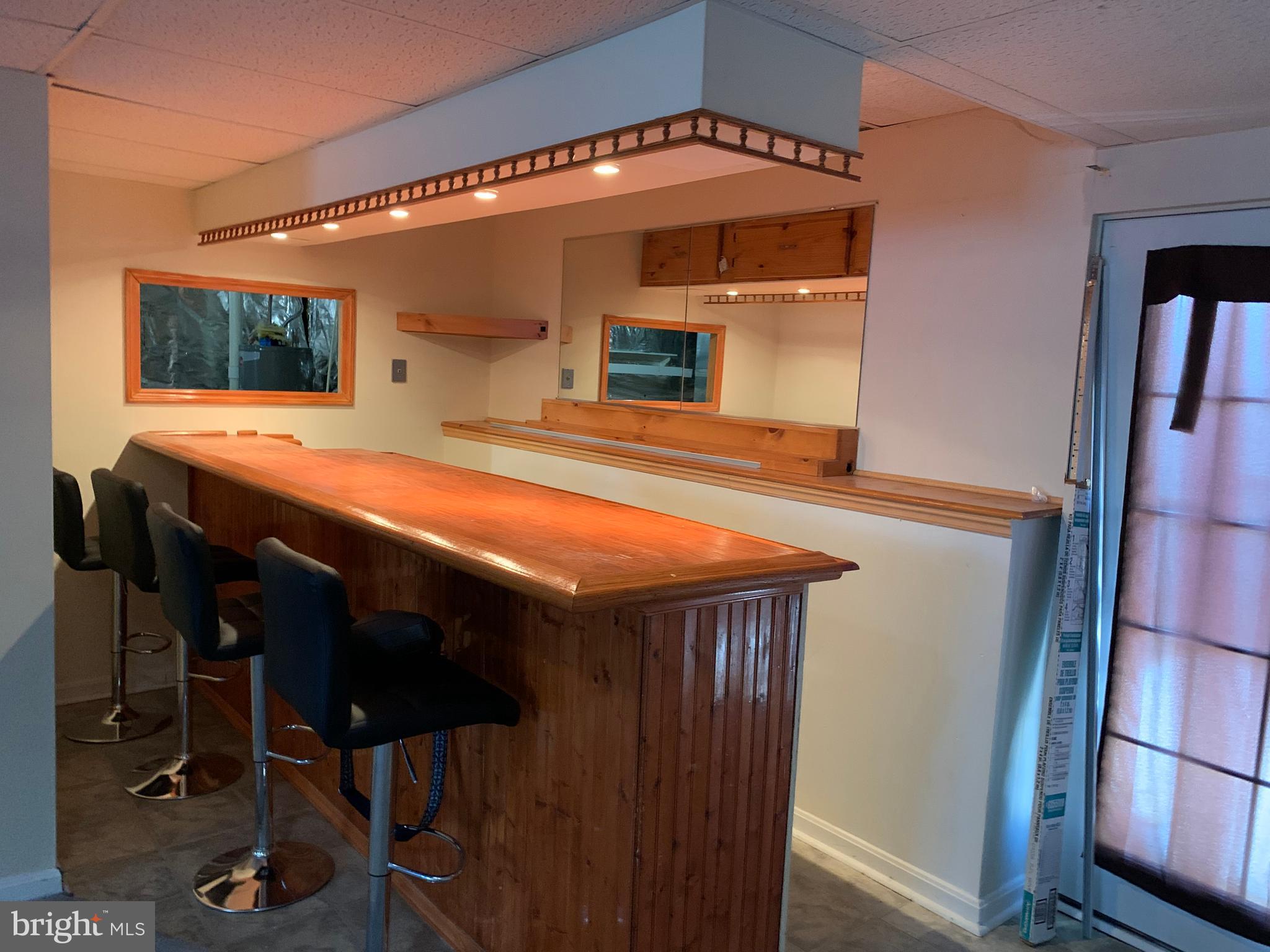 3930 Benson Avenue Halethorpe, MD 21227 - Photo 8 of 18 Wet Bar with lights