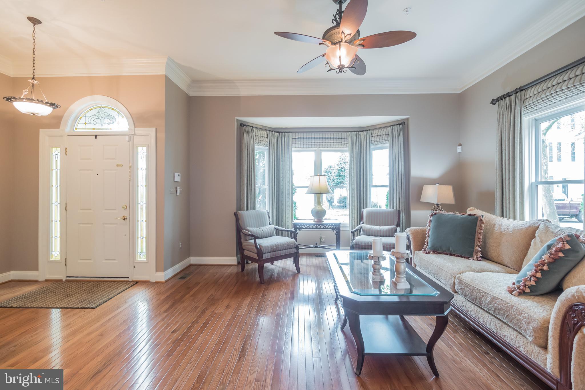 342 Hart Road Gaithersburg, MD 20878 - Photo 3 of 40 Gallery Image 3