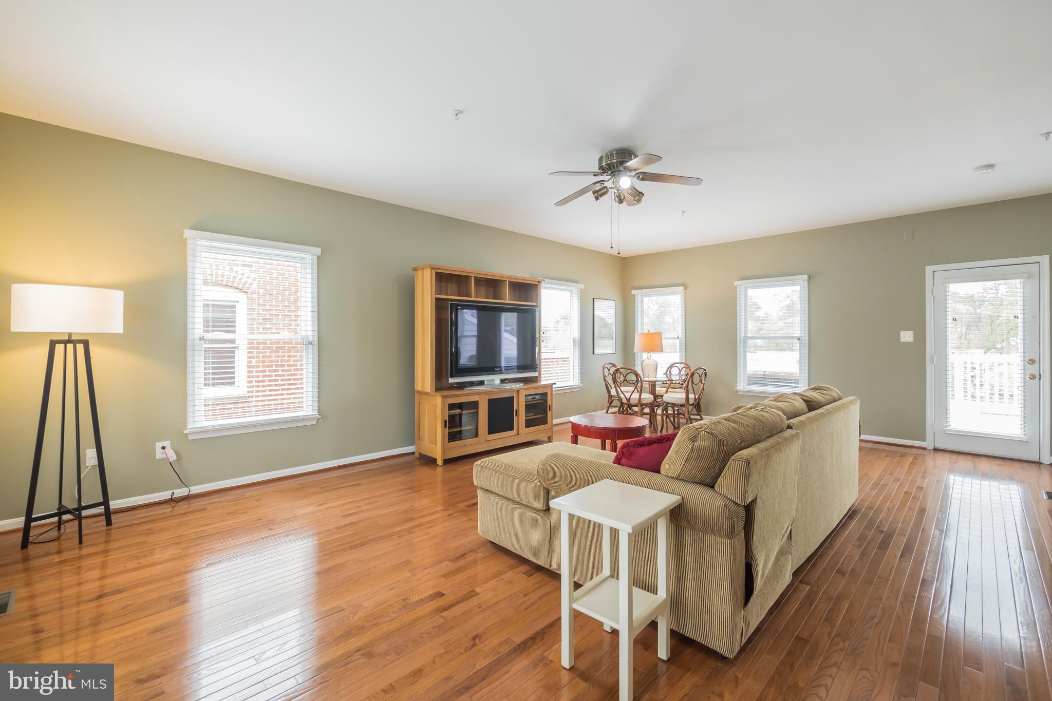 342 Hart Road Gaithersburg, MD 20878 - Photo 27 of 40 Gallery Image 27
