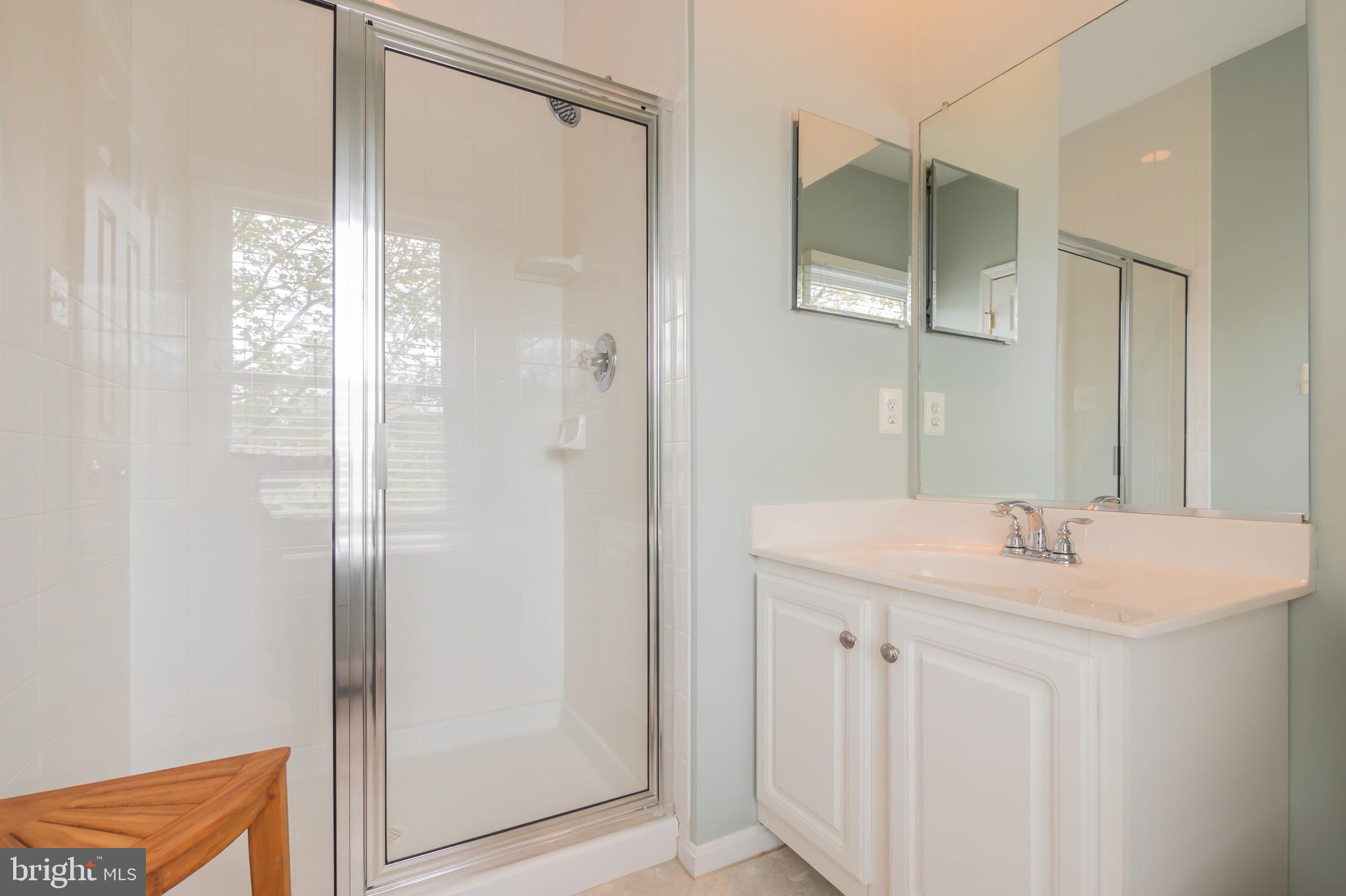 342 Hart Road Gaithersburg, MD 20878 - Photo 28 of 40 Gallery Image 28