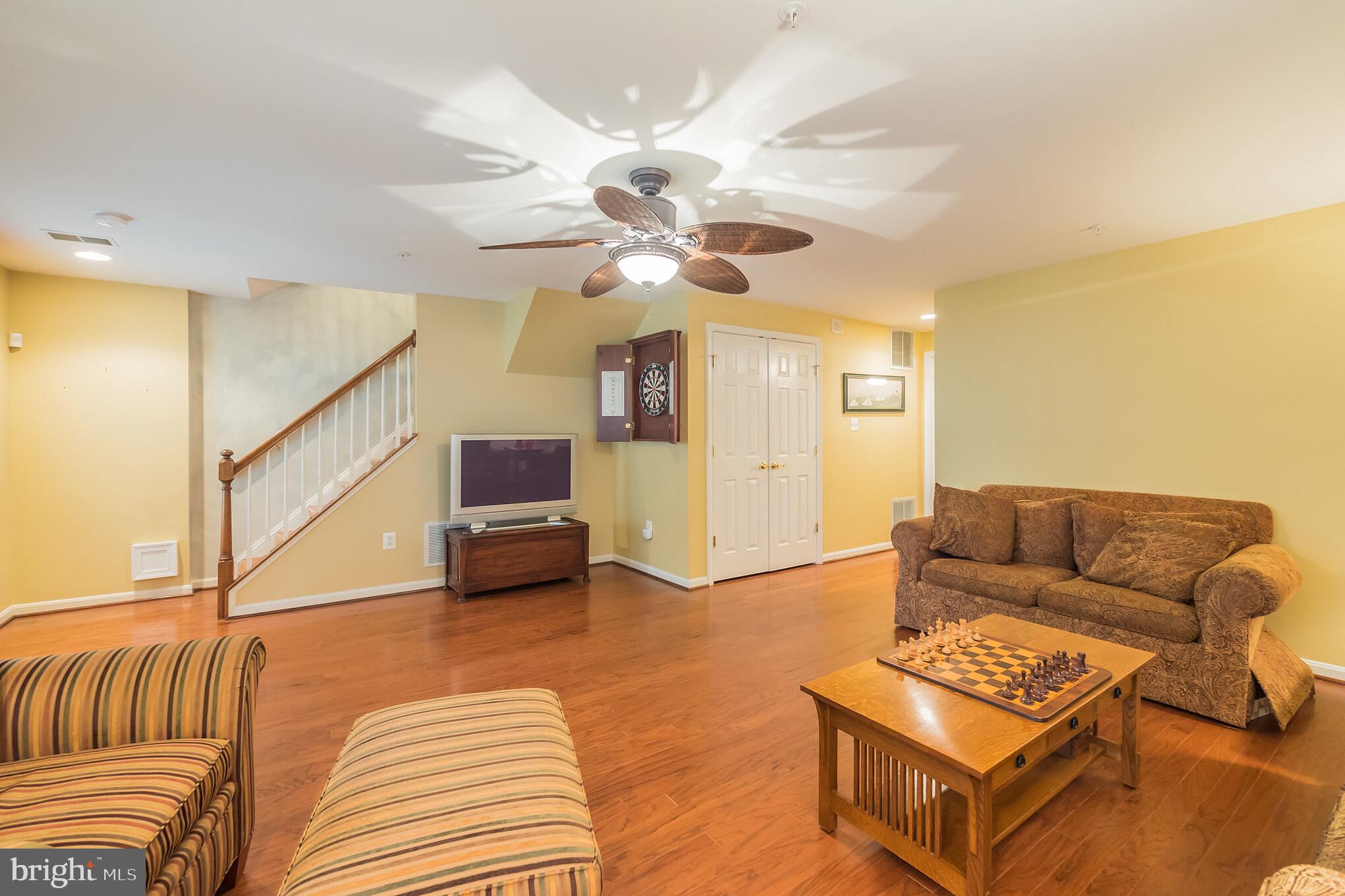342 Hart Road Gaithersburg, MD 20878 - Photo 31 of 40 Gallery Image 31