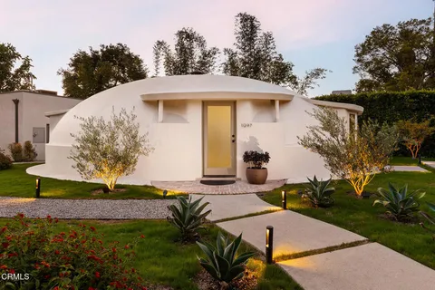 $1,950,000 | 1097 South Los Robles Avenue, Pasadena, CA 91106