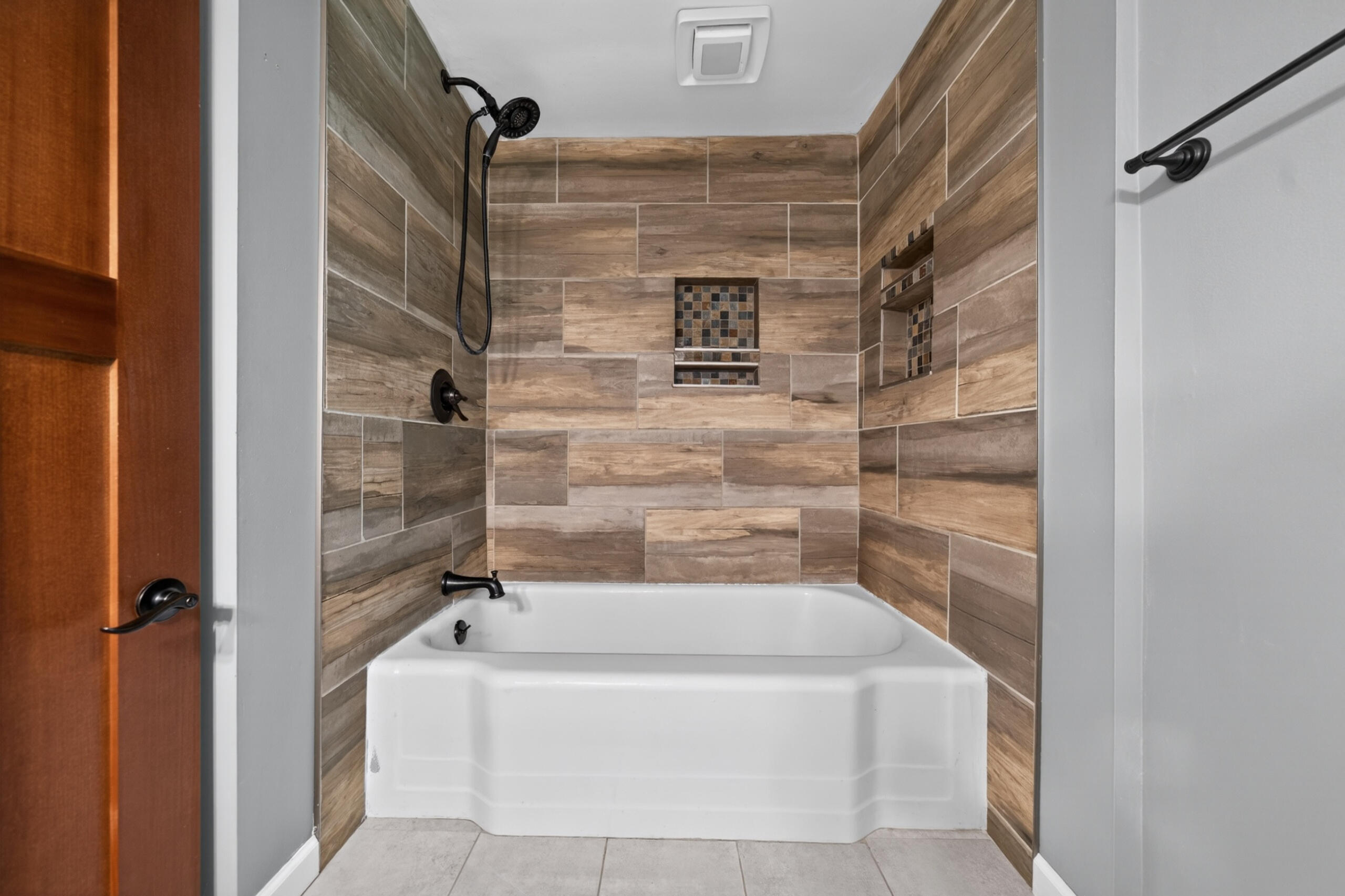 23830 Scotia Road Oak Park, MI 48237 - Photo 17 of 28 DSC01211