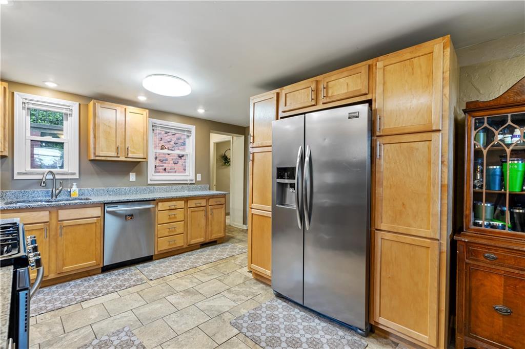 3408 Willett Road Pittsburgh, PA 15227 - Photo 14 of 34 Kitchen & Dining area located on the main floor is 20x10