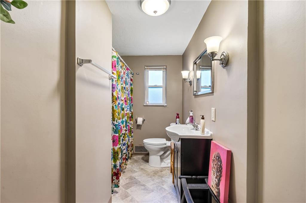 3408 Willett Road Pittsburgh, PA 15227 - Photo 16 of 34 Main floor full bathroom