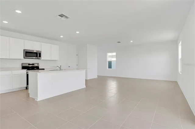 $2,200 | 3869 Corsican Lane, Lake Alfred, FL 33850