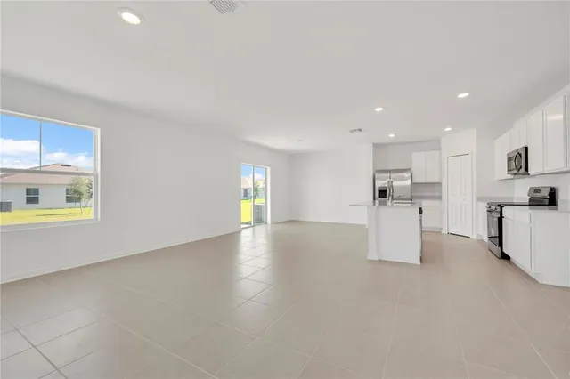 $2,200 | 3869 Corsican Lane, Lake Alfred, FL 33850