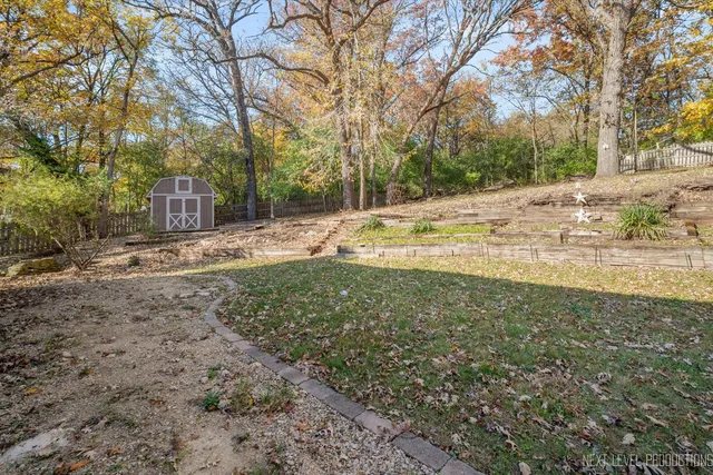 $425,000 | 40W440 Winchester Way, St. Charles, IL 60175