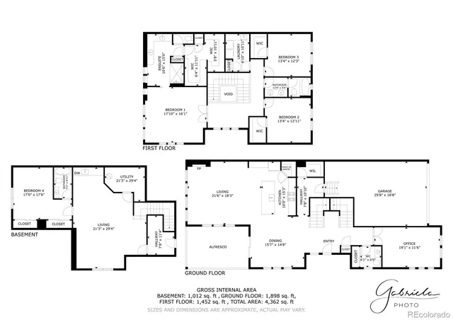 a black and white photo of a living room