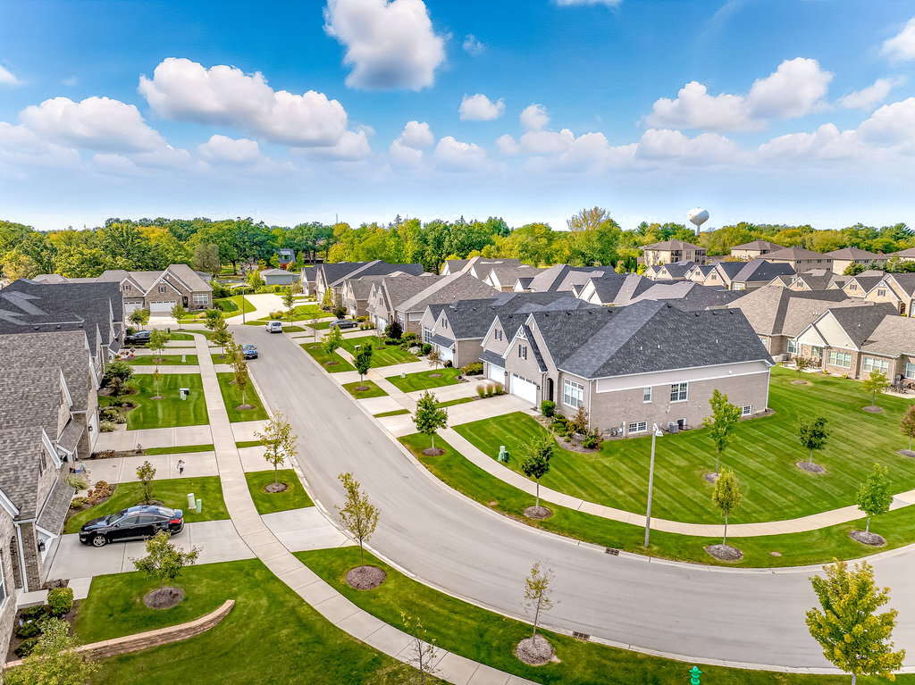 1409 Notting Hl Drive Lemont, IL 60439 - Photo 29 of 31 a view of a houses with a swimming pool