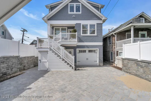 a view of entryway with stairs