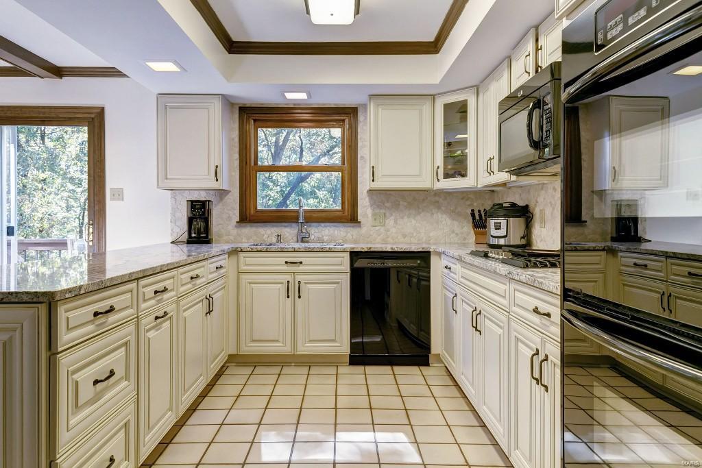 43 Chesterfield Lakes Road Chesterfield, MO 63005 - Photo 14 of 63 Gallery Image 14