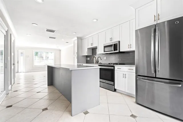 $3,500 | 1917 Northeast 3rd Street, Unit 113, Deerfield Beach, FL 33441