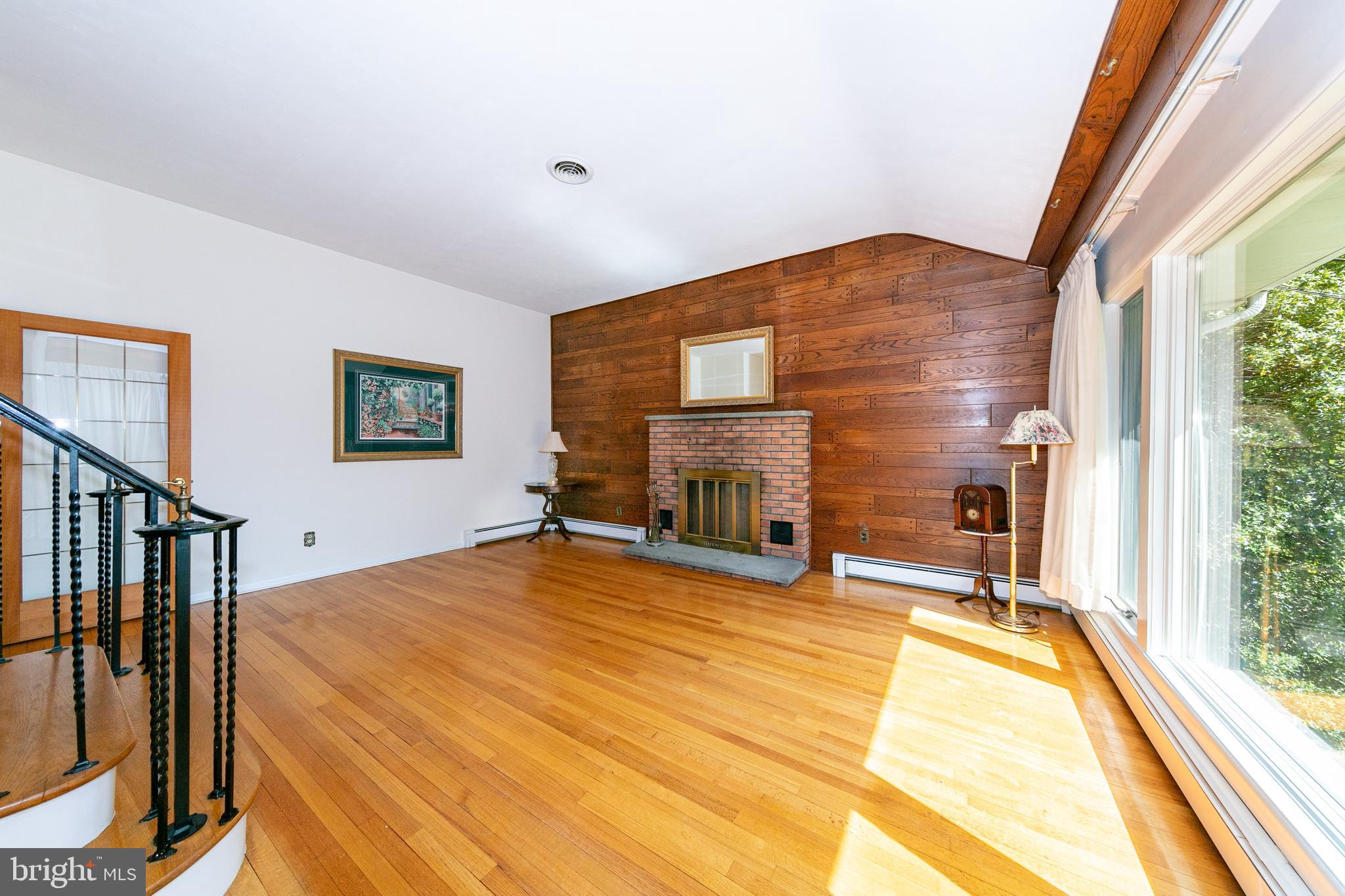 8 Scudder Road Ewing, NJ 08628 - Photo 3 of 27 Gallery Image 3