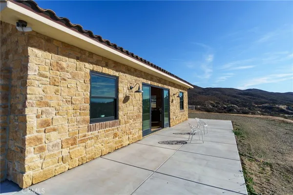 $2,800 | 37219 Quarter Valley Road, Temecula, CA 92592