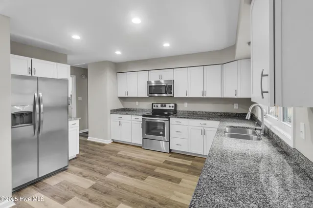 $2,000 | 1106 Navidad Bank Court, New Bern, NC 28560