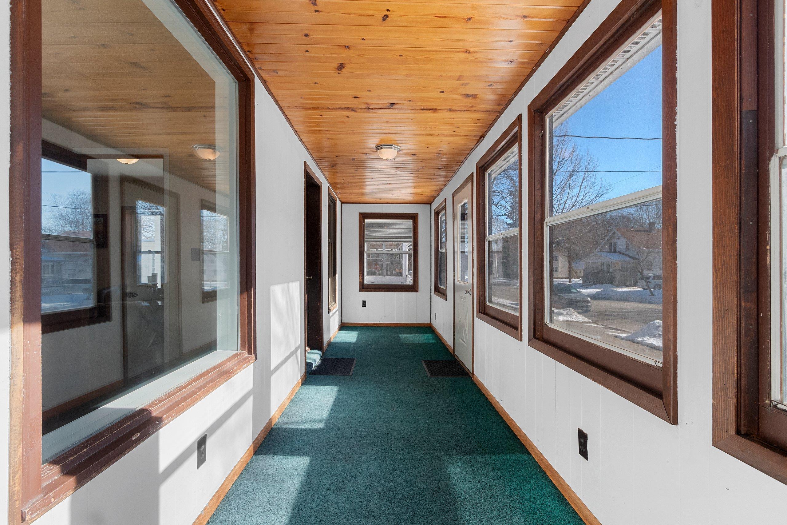 1114 West Packard Street Appleton, WI 54914 - Photo 2 of 38