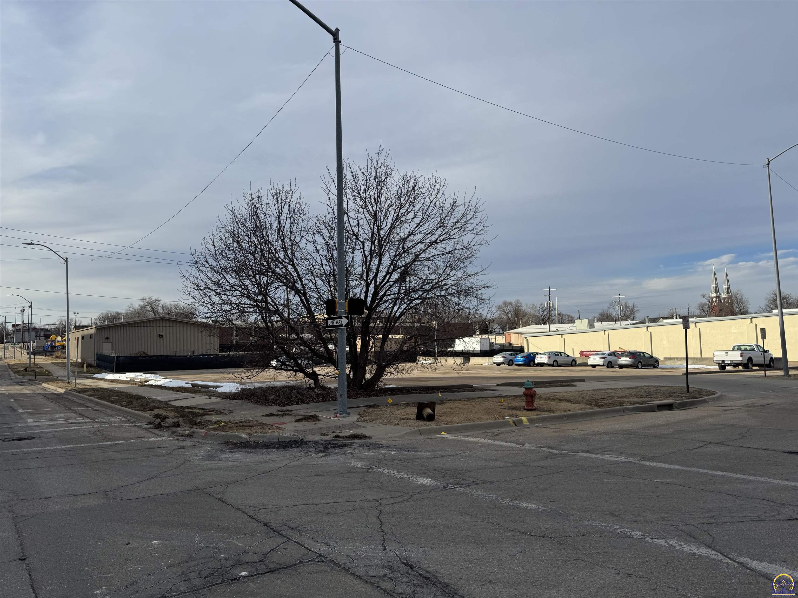 204 Southwest 5th Street Topeka, KS 66603 - Photo 3 of 4