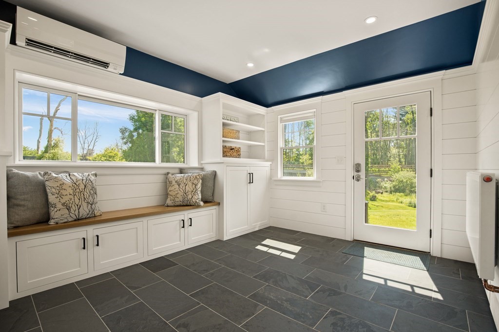 1 True Road Salisbury, MA 01952 - Photo 16 of 41 a hallway with windows