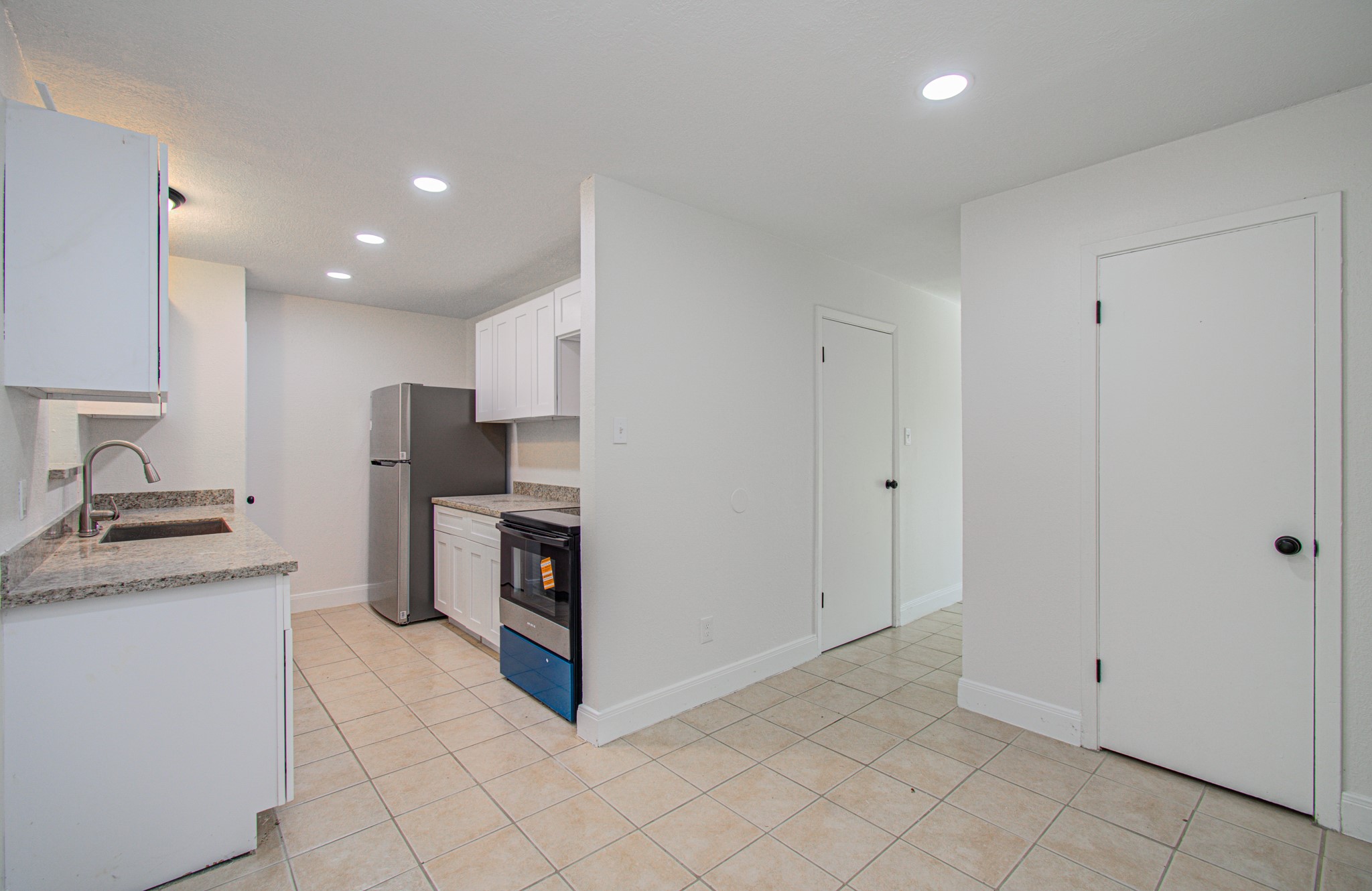 9843 Ribbonwood Street Houston, TX 77078 - Photo 9 of 24 Gallery Image 9