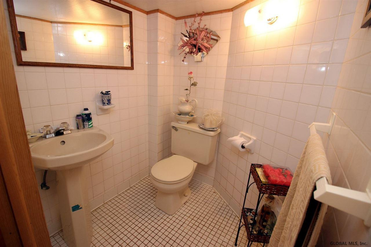 641 Draper Avenue Rotterdam, NY 12306 - Photo 13 of 19 Photo 13